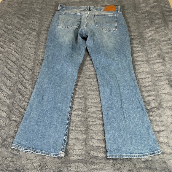 Lucky Brand Sweet Mid Rise Bootcut Jeans Blue Medium Wash Womens 12/31A 34x29 - Picture 2 of 11